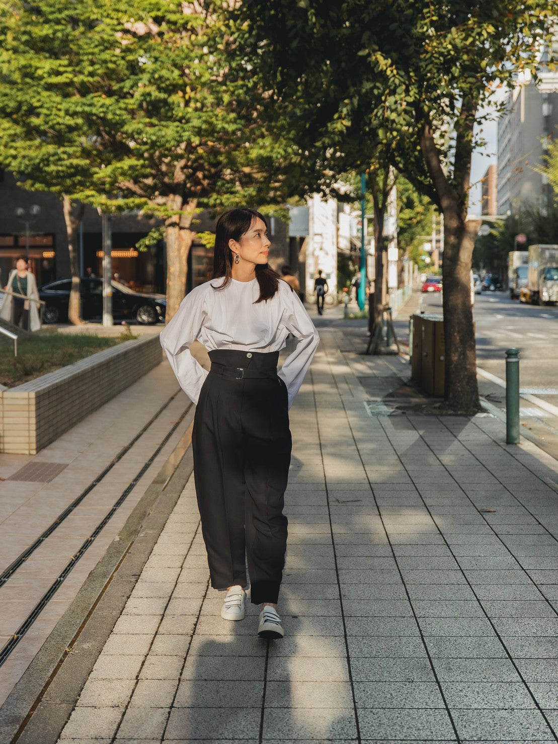 Hope / deres thomas maison cotton drape blouse (BLACK/OFF-WHITE)