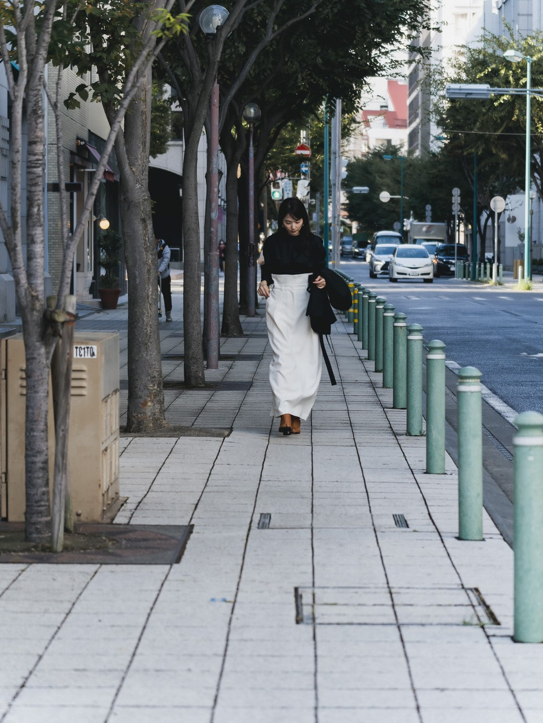 Hope / deres thomas maison cotton drape blouse (BLACK/OFF-WHITE)