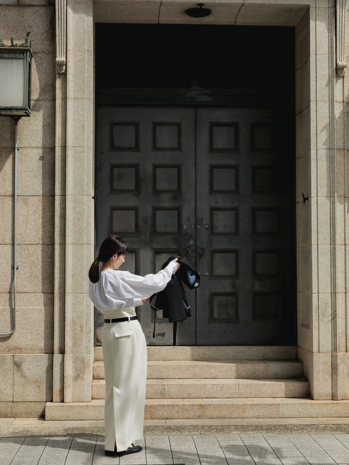 Hope / deres thomas maison cotton drape blouse (BLACK/OFF-WHITE)