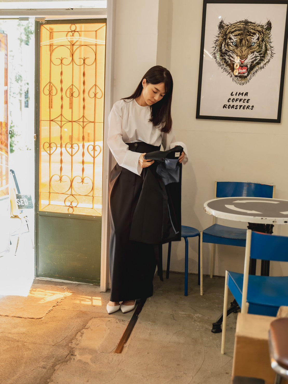 Hope / deres thomas maison cotton drape blouse (BLACK/OFF-WHITE)