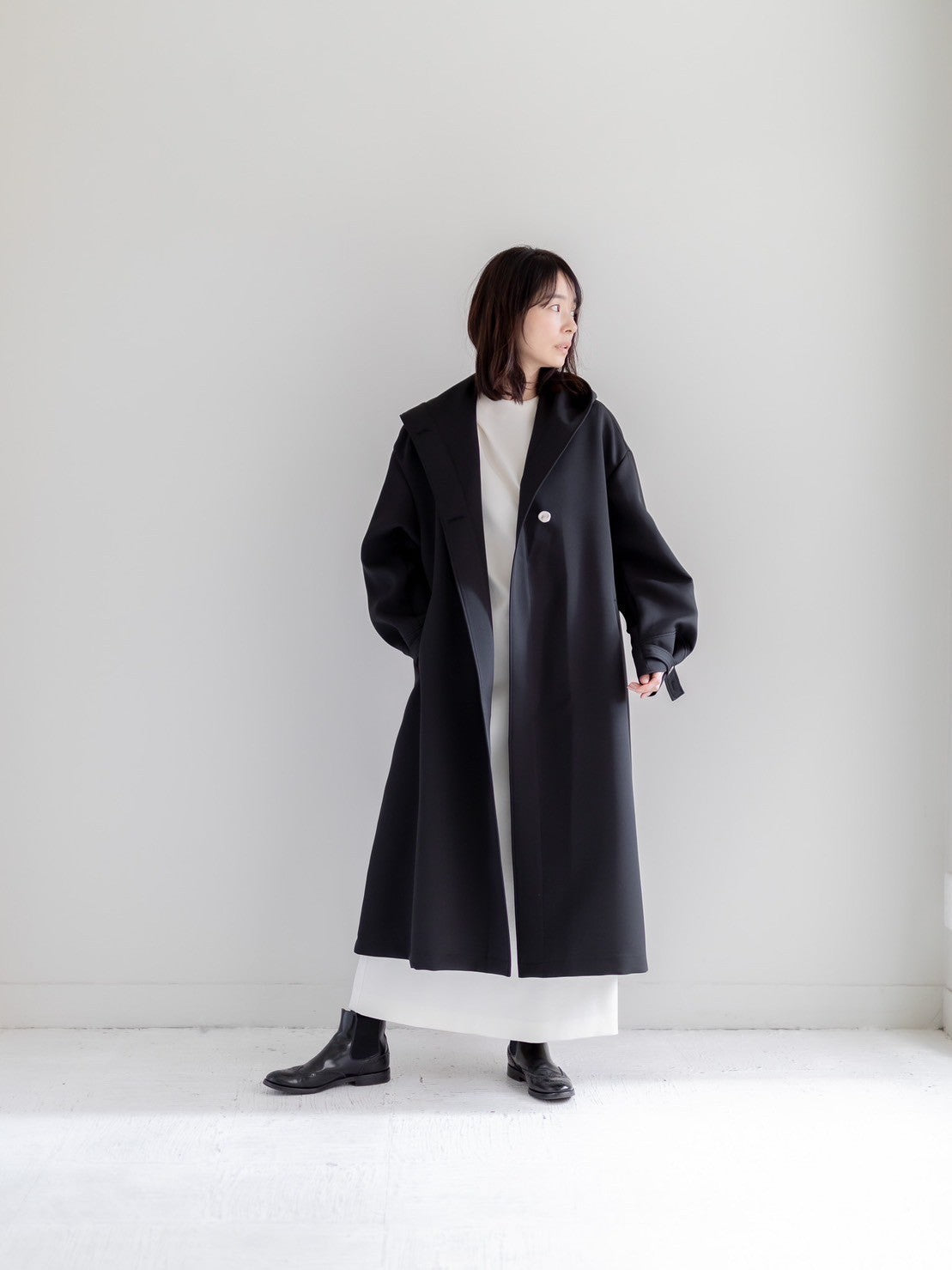 Irene / switch neck feather long coat（perl/midnight/noir） – deres.online