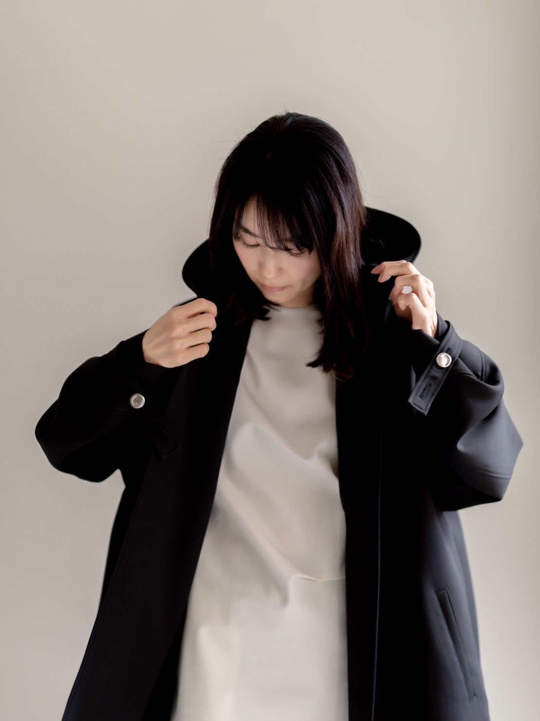 Irene / switch neck feather long coat（perl/midnight/noir）