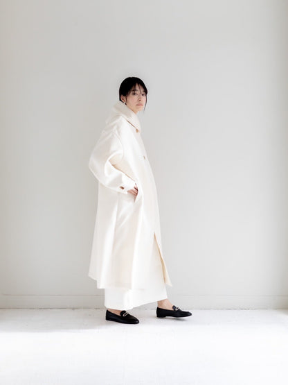 Irene / switch neck feather long coat（perl/midnight/noir）