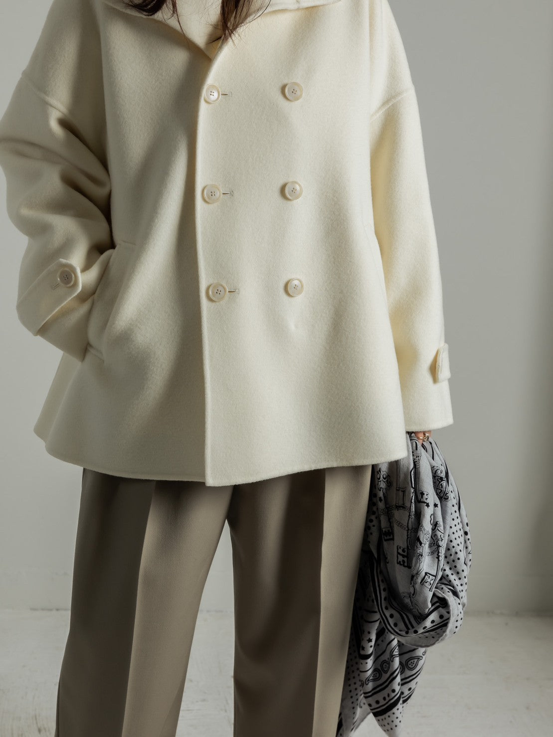 Sarah/short triangle coat