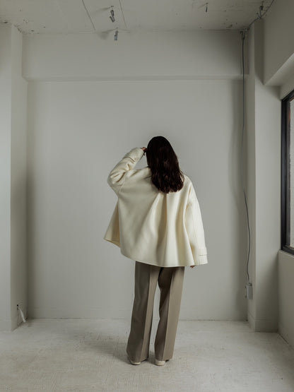 Sarah/short triangle coat
