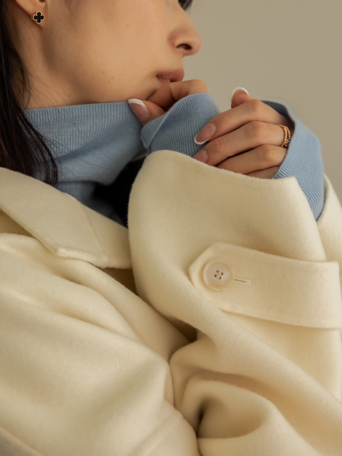 Sarah/short triangle coat