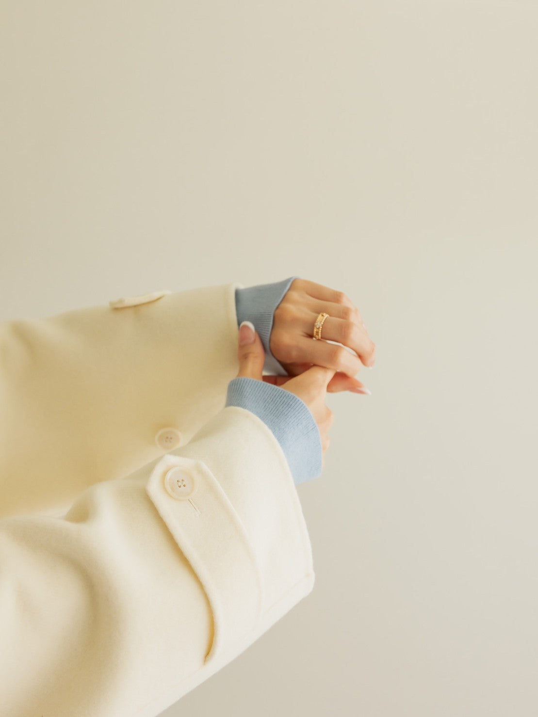 Sarah/short triangle coat