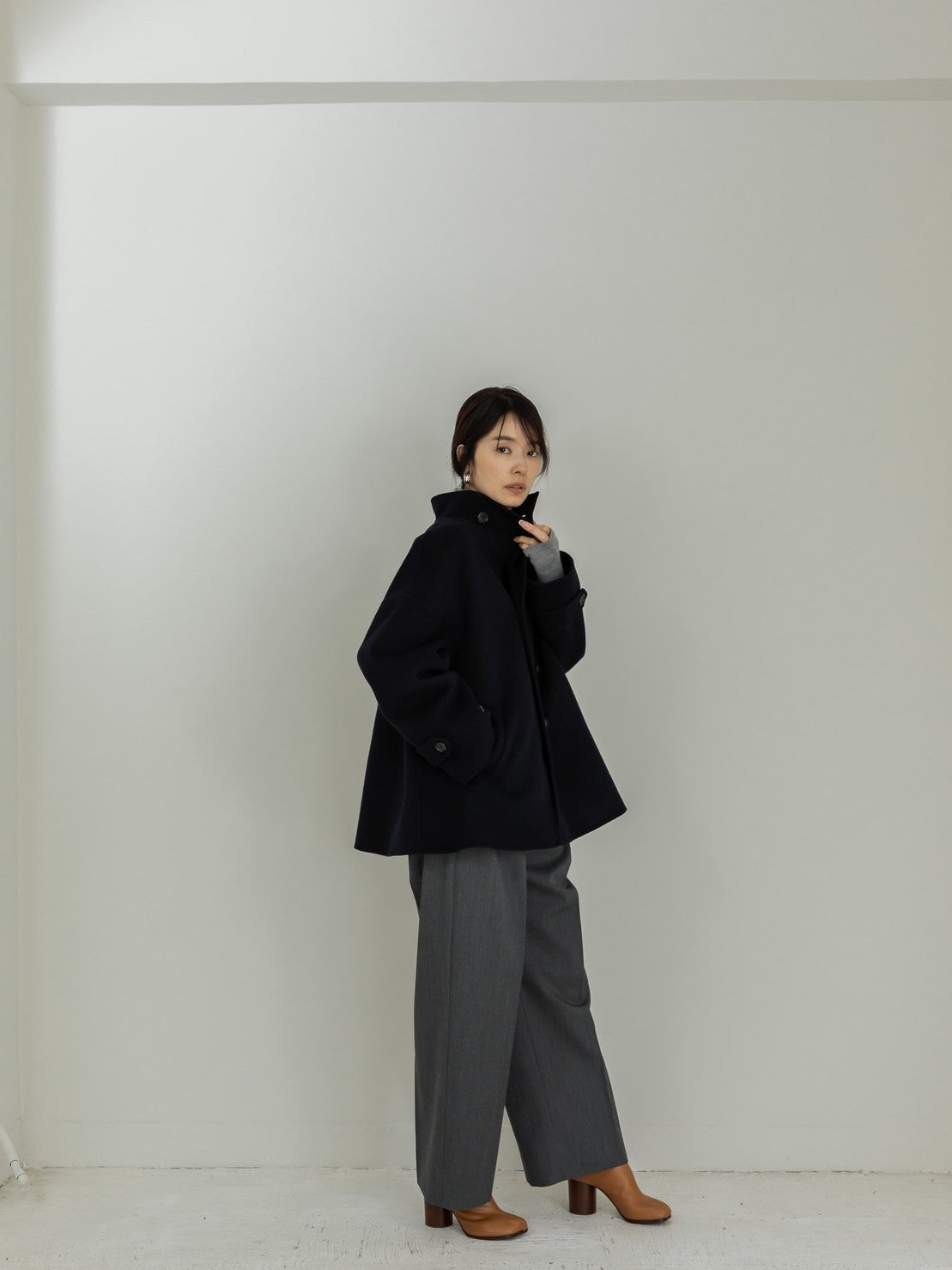 Sarah/short triangle coat