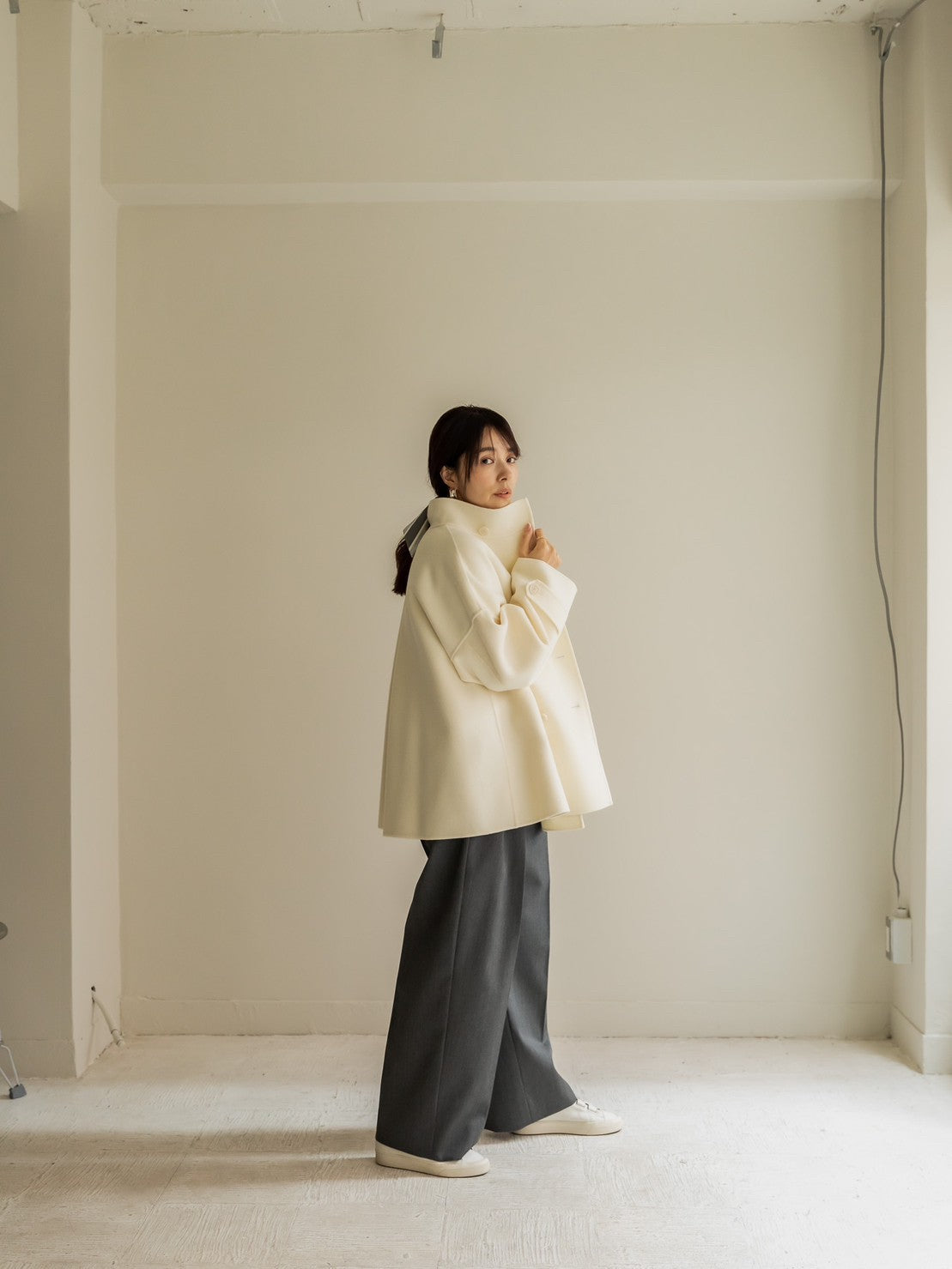 Sarah/short triangle coat