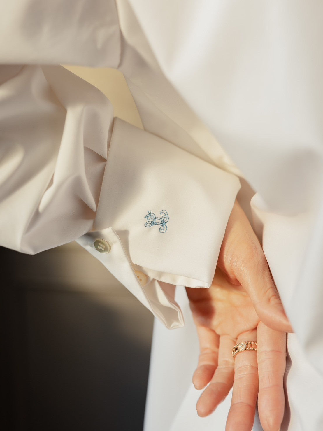 Valentina / blooming embroidery blouse (NAVY×NAVY / WHITE