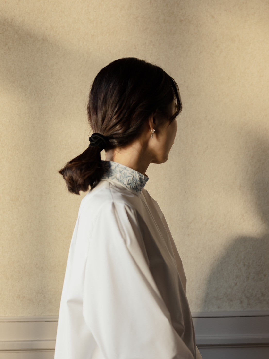 Valentina / blooming embroidery blouse (NAVY×NAVY / WHITE