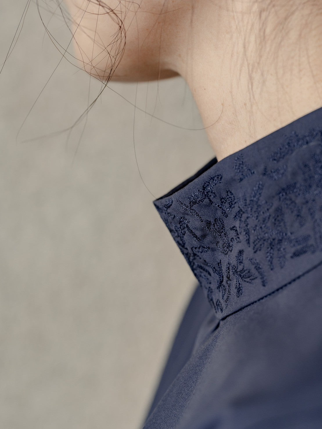 Valentina / blooming embroidery blouse (NAVY×NAVY / WHITE
