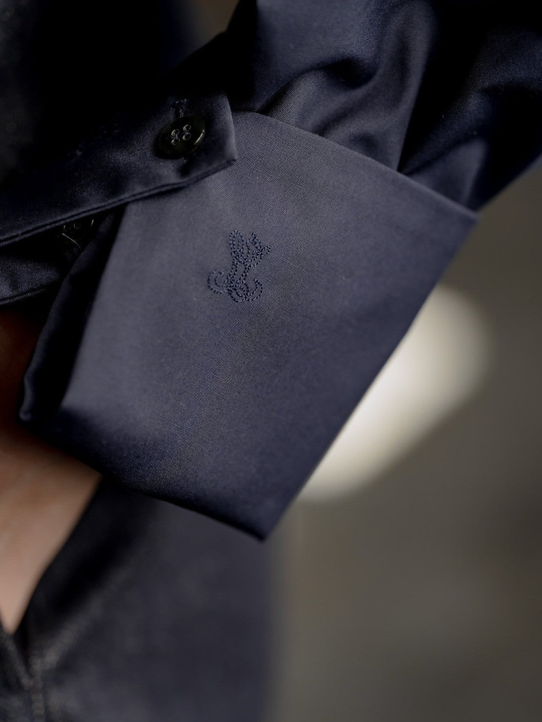 Valentina / blooming embroidery blouse (NAVY×NAVY / WHITE