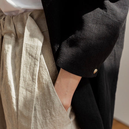 Patricia / floating linen jacket (sand/carbon)