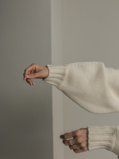 Adele/only one sweater