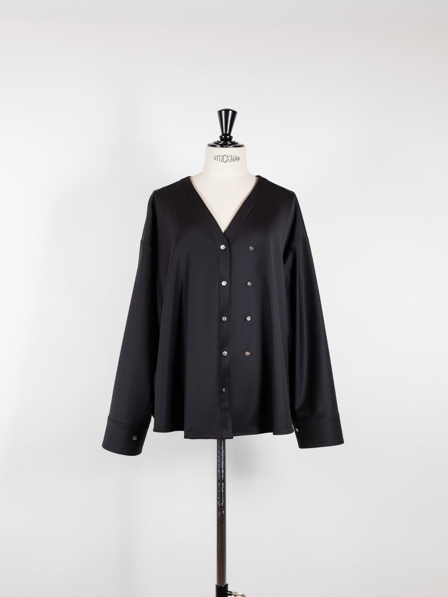 [Pre-order] Yvette /secret heart shirt jacket - Black
