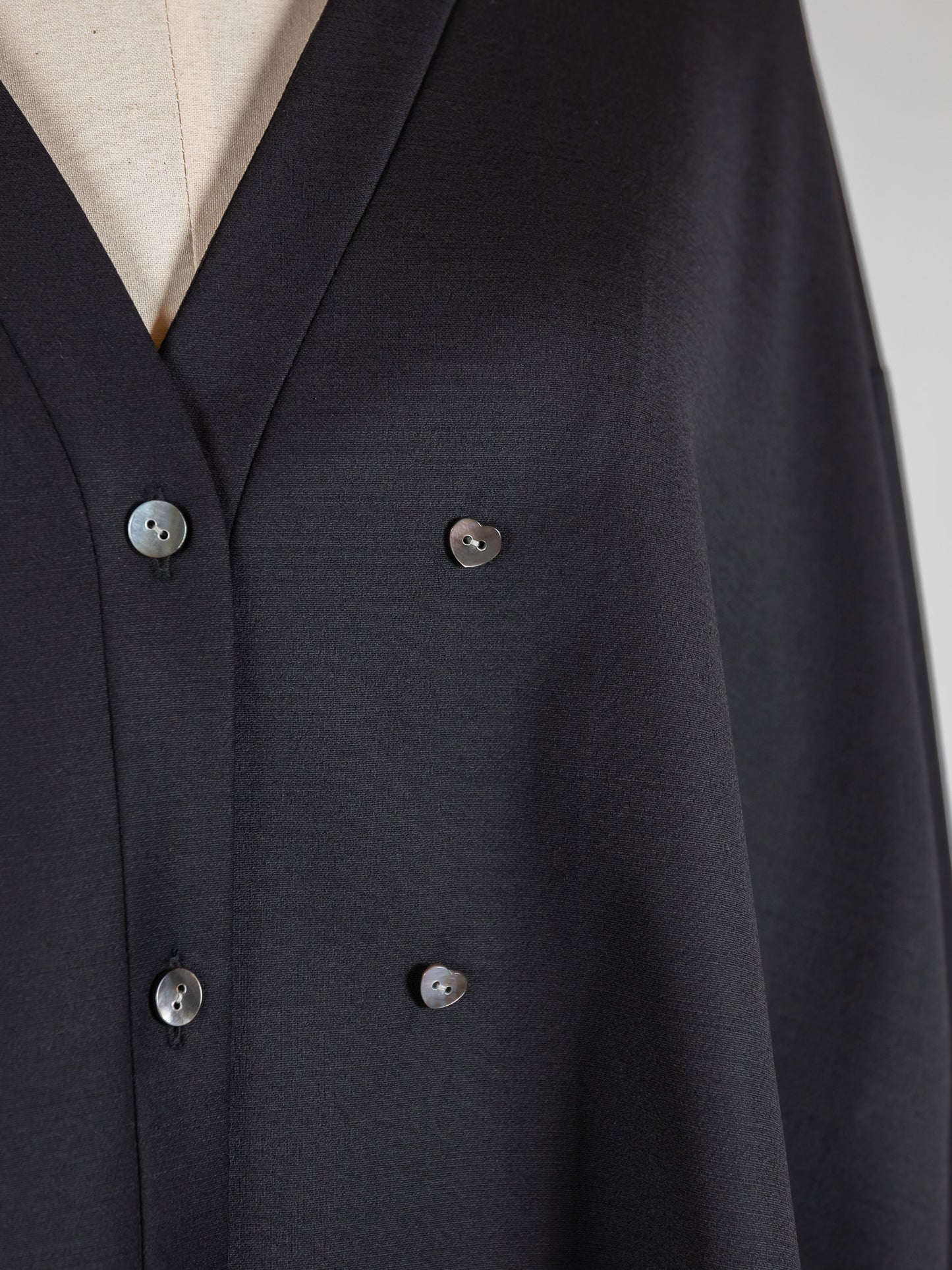 [Pre-order] Yvette /secret heart shirt jacket - Black